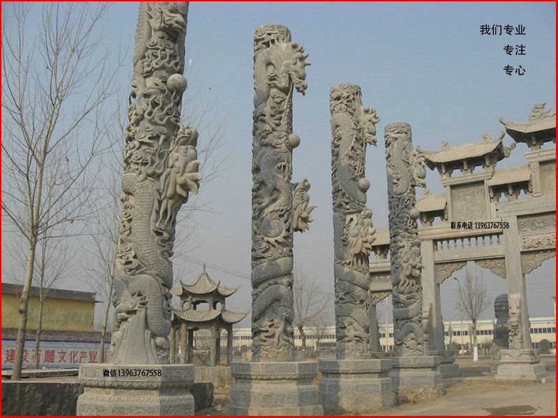 广场浮雕石龙柱