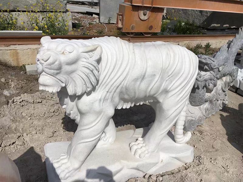 老虎动物雕塑